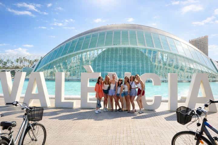 Valencia: Guided Bike Tour of the City's Highlights 