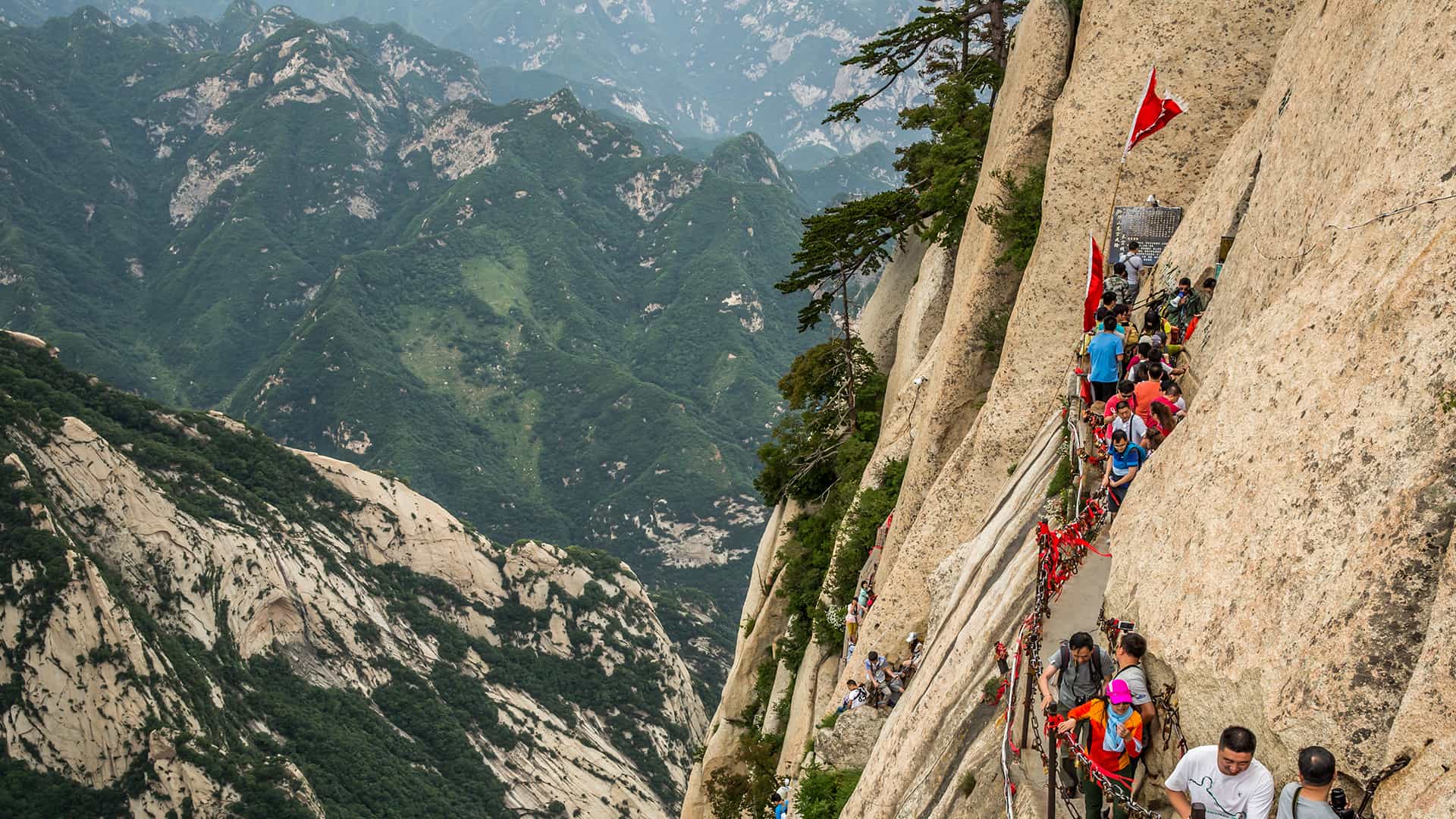 Xi'an Huashan: One-Day Tour of the Steep Peaks