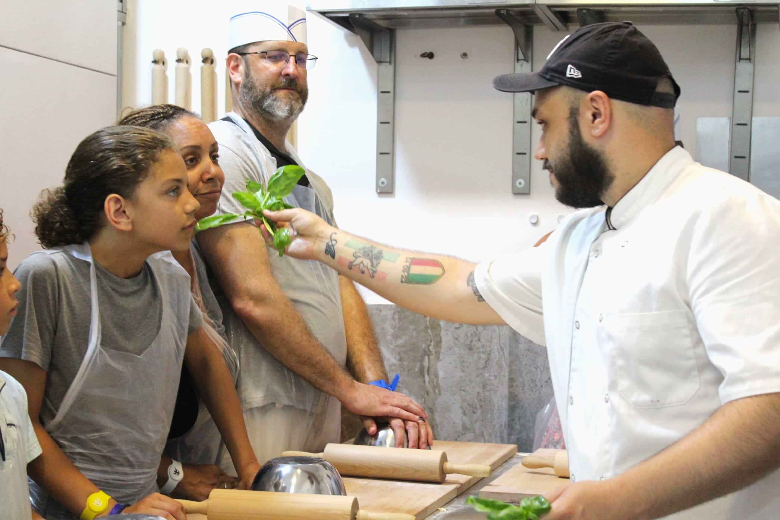 Cooking Class in Naples: Fettuccine Alfredo and Ravioli with Starter and Drink Included