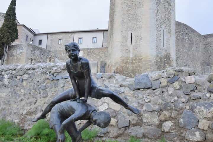 Discover Medieval Treasures of Melfi on Private Guided Tour