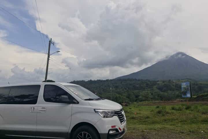 Private Transportation From Liberia Airport To Planet Hollywood 