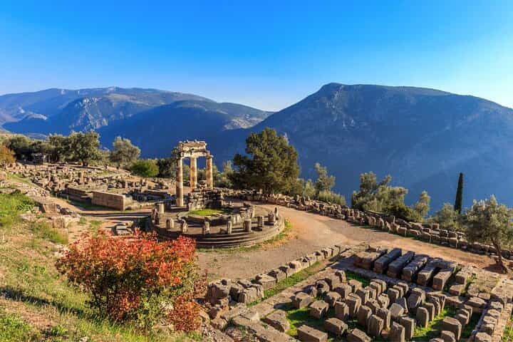 Private Transfer from Delphi to Athens