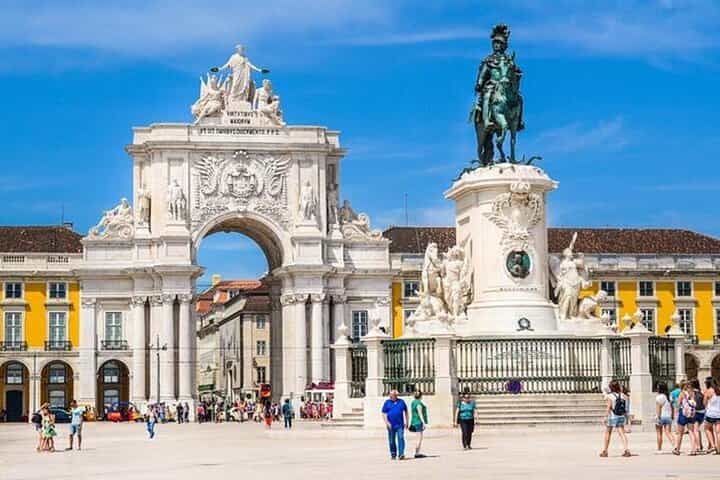 Lisbon to Algarve Private Transfer Up to 4 Stops 