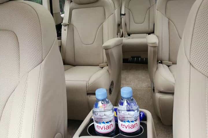 Shanghai Hotels to Shanghai Pudong Airport Private Transfer.