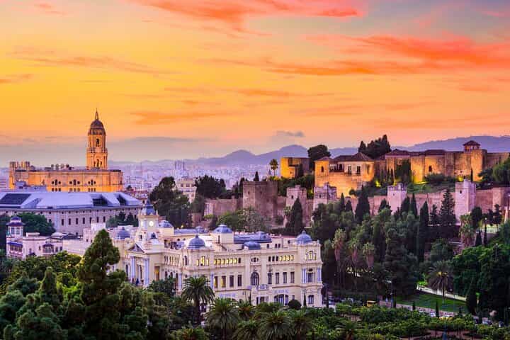 Malaga Scavenger Hunt & Highlights Self-Guided Audio Walking Tour