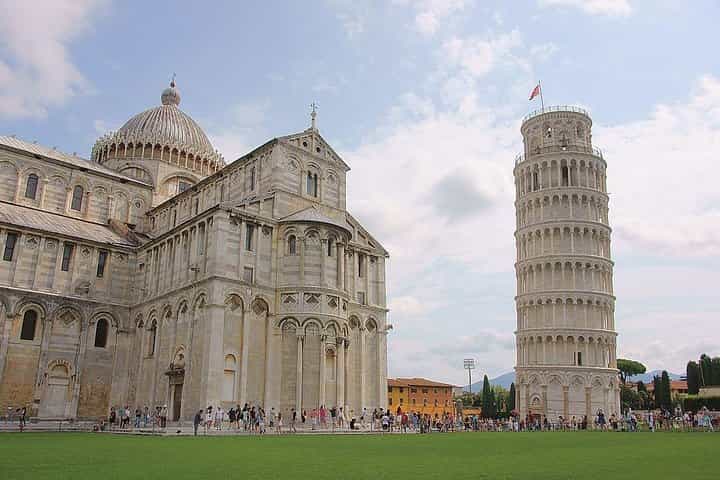 Private Day Trip from Florence to Pisa, Lucca and Vinci