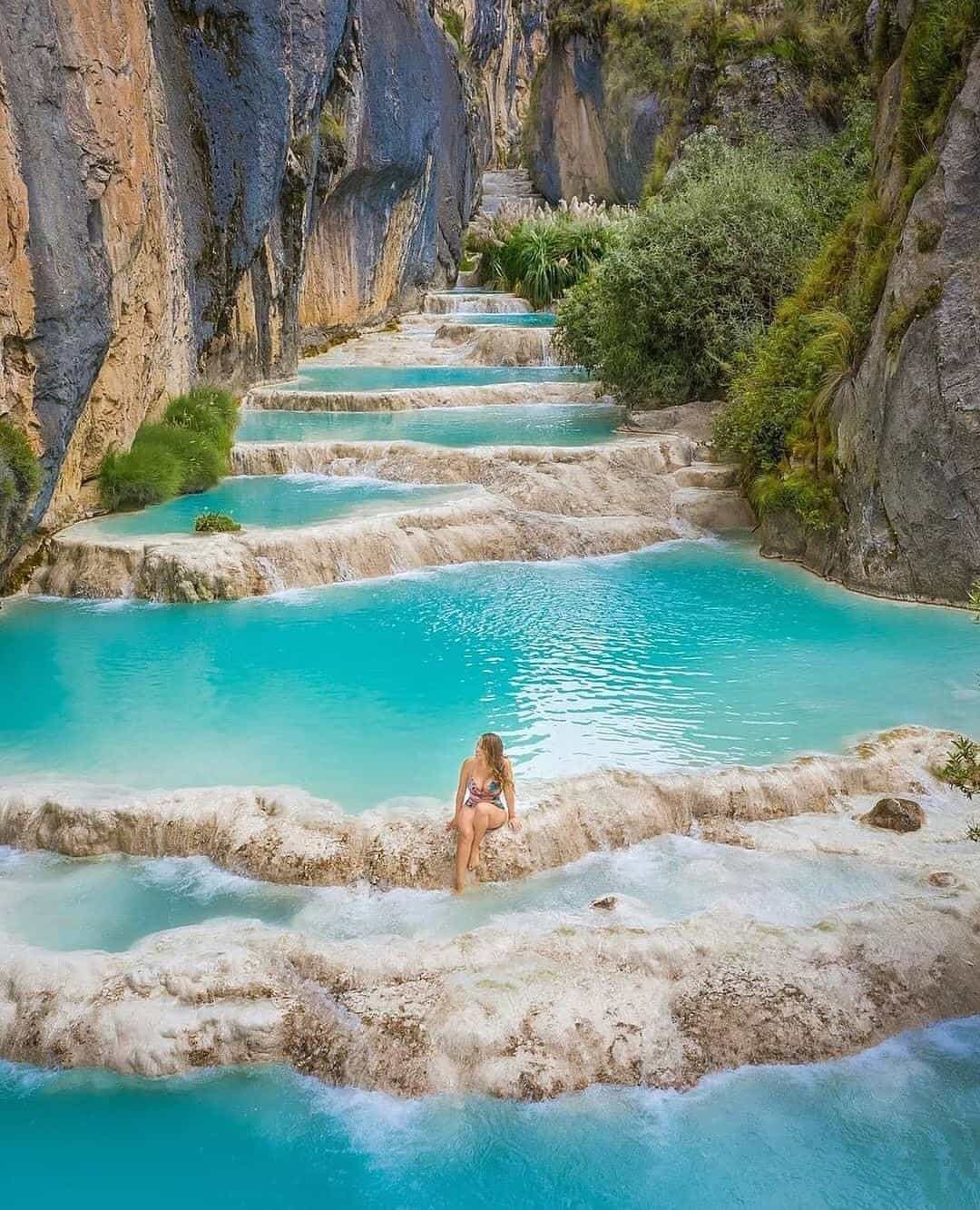 Lim-30 : Millpu from Lima - The Paradisiacal Turquoise Waters