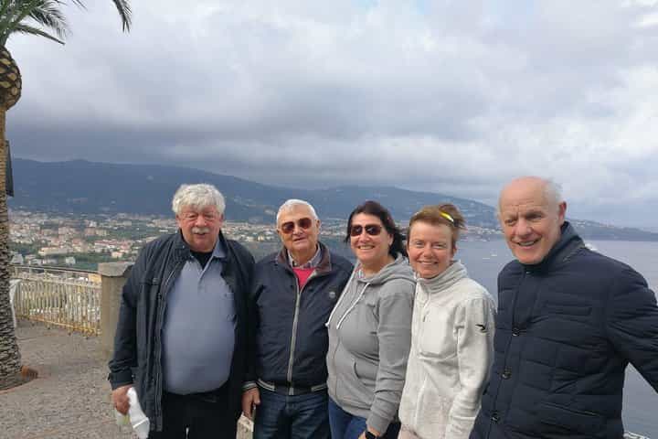 Group tour from Naples to Sorrento /Positano/Amalfi .