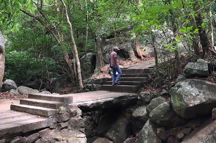 Ritigala Forest Monastery & Nature Walk Tour from Habarana