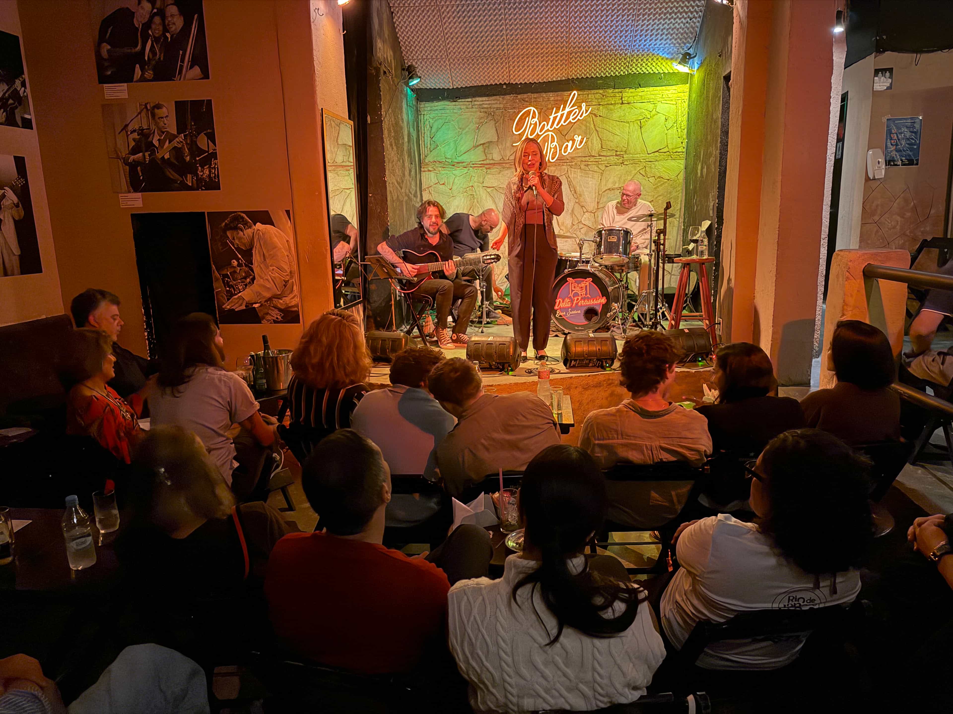 Bossa Nova in Copacabana: Private Walking Tour & Live Music Show
