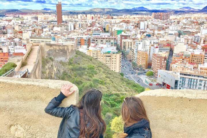 Alicante Historic Small Group Tour with Tapas Tasting