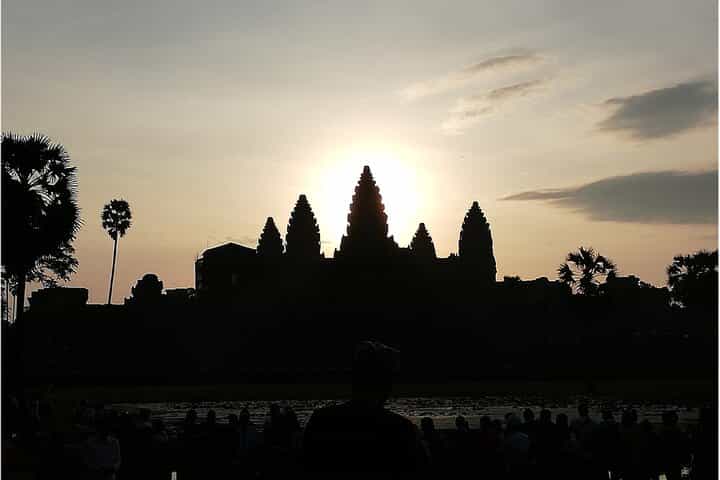 Sunrise Small Group Tour to Angkor Wat Temple from Siem Reap Town