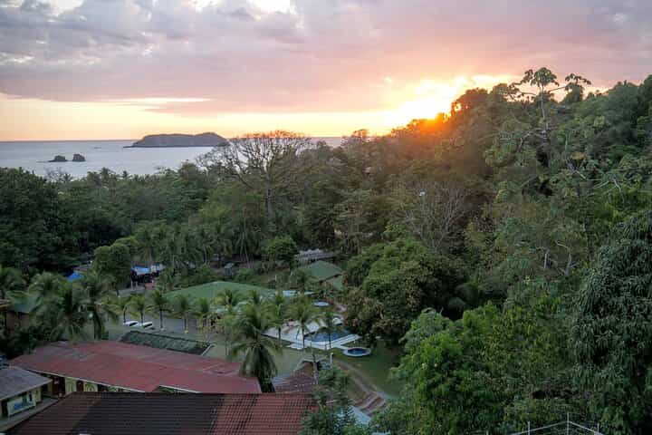 Direct Transfer From San Jose to Cahuita, English Speaking Driver