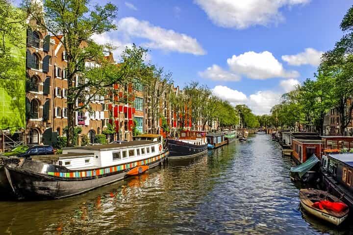 Amsterdam Scavenger Hunt and Highlights Self Guided Audio Tour
