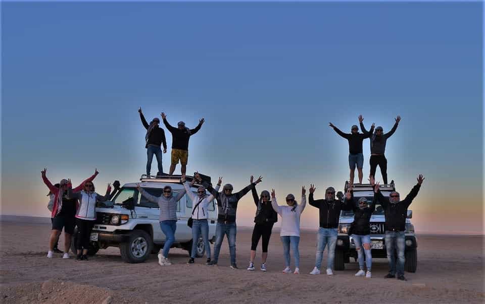 Hurghada: Budget 4x4 Jeep Desert Safari with Bedouin Village, BBQ & Show
