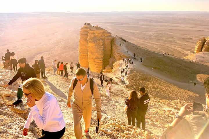 Edge of The World & Deer Reserve Off-road 4x4 Car Tour in Riyadh