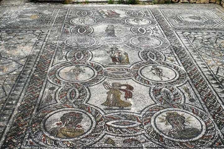 Fez to Chefchaouen via Volubilis Private luxury Transfer 