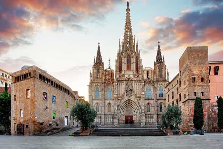 GYG_ Gothic Quarter & El Born: Introduction to Barcelona’s Old Town