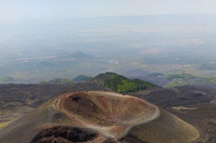 Etna Wine: discovering the volcano & enjoying a wine tasting