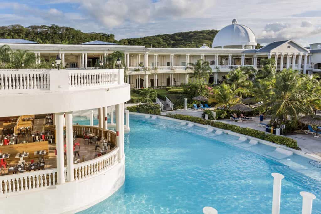Private Norman Manley International Airport Transfers for Grand Palladium and Lucea