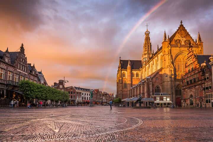 Private transfer from Rotterdam to Amsterdam, 2h Stop in Haarlem