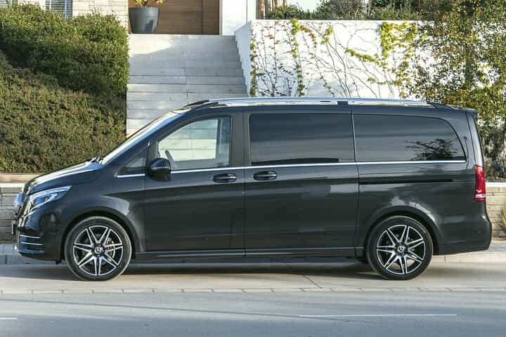 Airport Transfer: Bordeaux Airport BOD to Bordeaux by Luxury Van