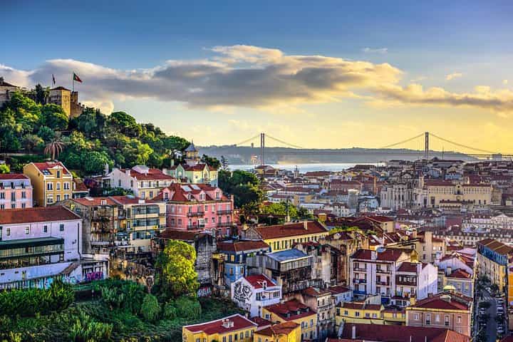 Lisbon to Porto Up to 4 Stops: Obidos, Nazare, Fatima & Aveiro
