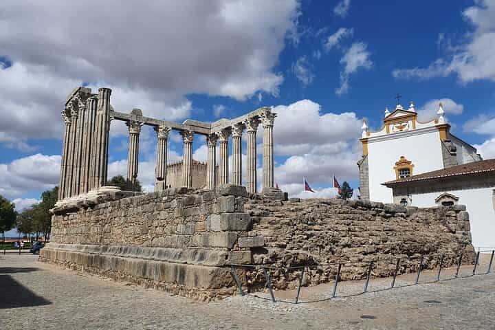 From Lisboa: Évora & Monsaraz Small-Group Full-Day Tour