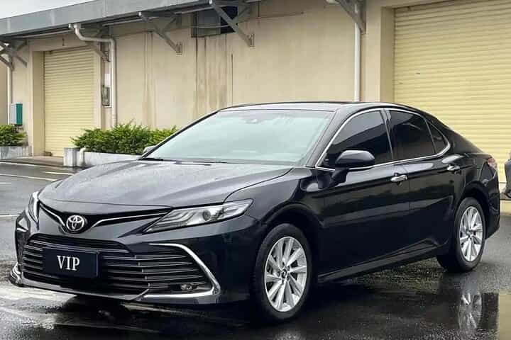 Shanghai Hongchou / Pudong International Airport