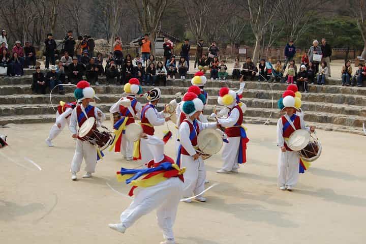 Suwon Hwaseong Fortress and Korean Folk Village Day Tour from Seoul