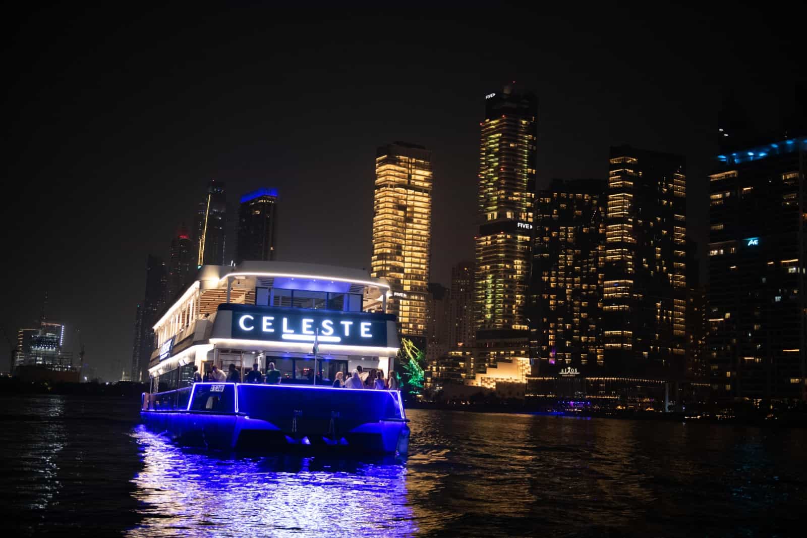 Dubai Marina: Luxury Dinner Cruise (Unlimited Alcohol Package) -Upper Deck
