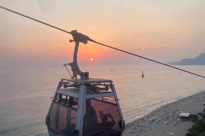 Alanya City Tour: Castle, Boat Cruise, Cleopatra Beach and Dinner