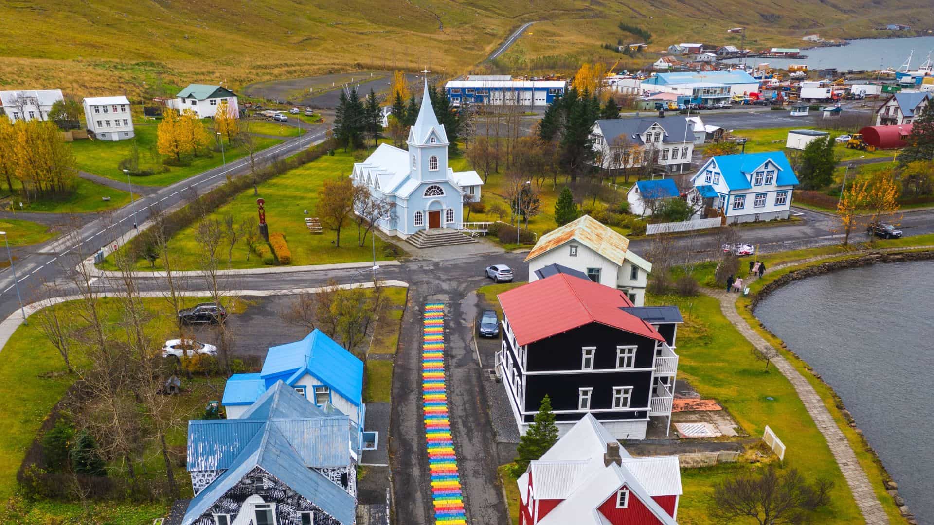  Waterfall & Warmth: Gufufoss & Vök Baths Tour from Seyðisfjörður Port