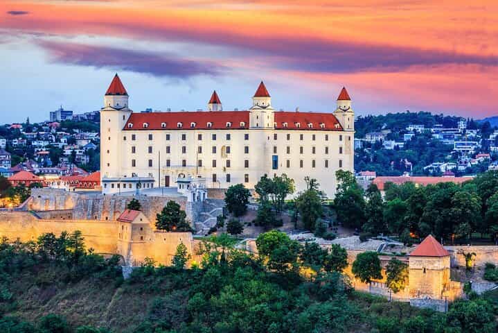 Bratislava Private Trip from Vienna: Castle, Old Town & Free Time