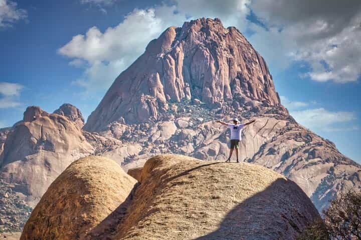 Spitzkoppe Guided Tour via the Zeila shipwreck