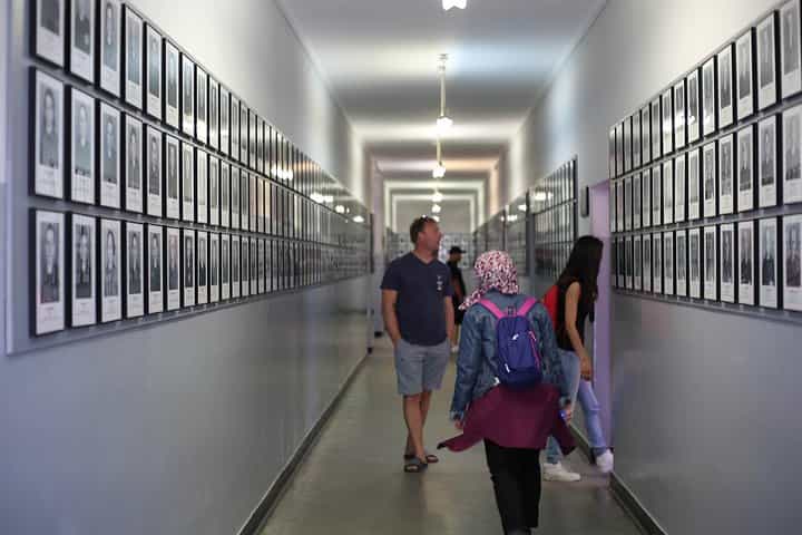 Auschwitz Birkenau: Live-Guided Tour with Transportation and Hotel Pickup