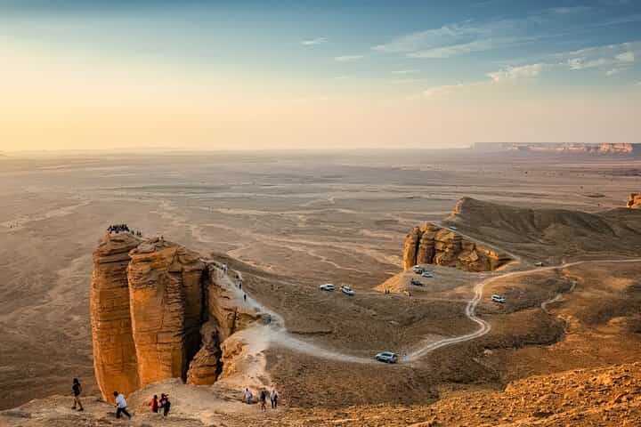 Edge of the World Riyadh Tour with Camel Ride, Bat Cave & Dinner