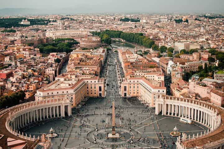Private transfer from Florence to Rome, English-speaking driver