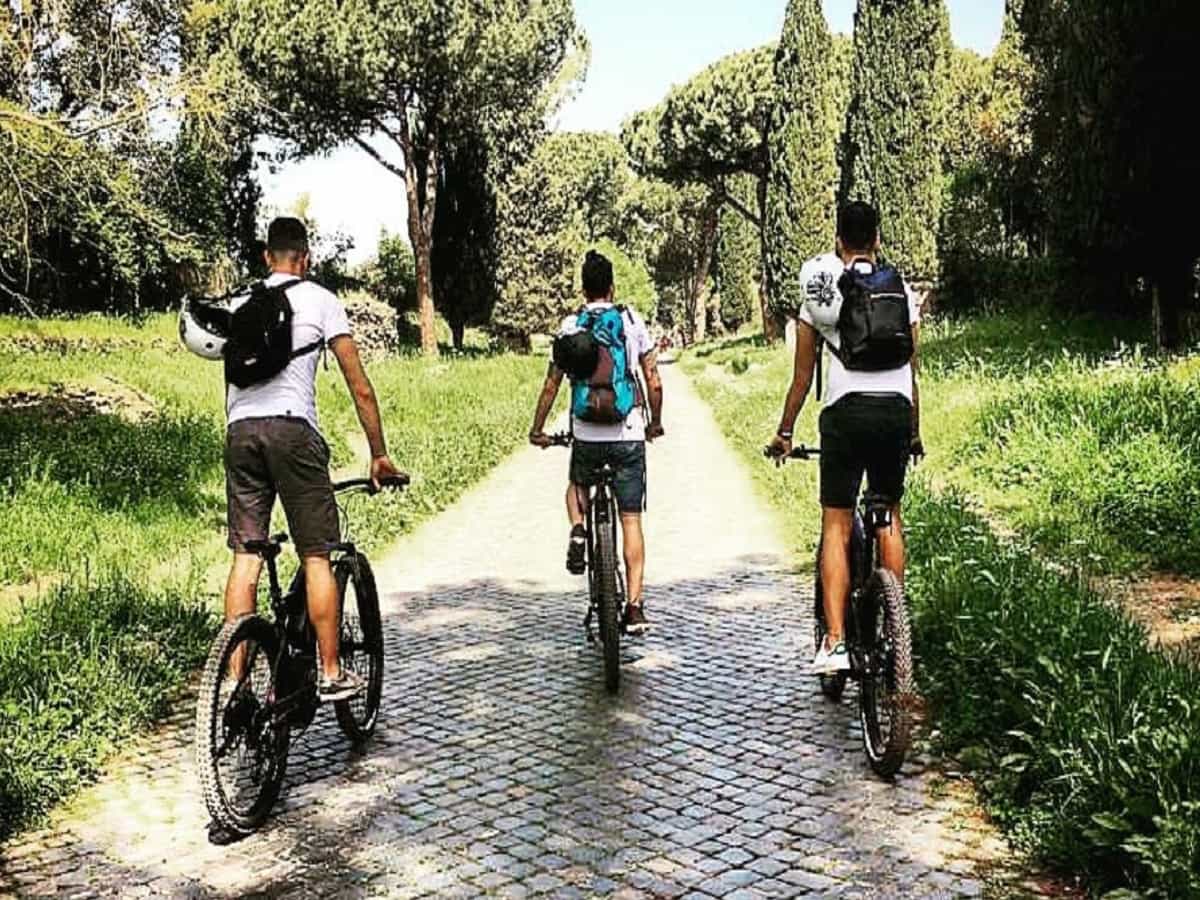 Appian Way Bike Tour with Park of the Aqueducts and the Roman Countryside