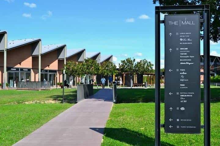 The Mall Luxury Outlet: Private Shopping Tour from Rome