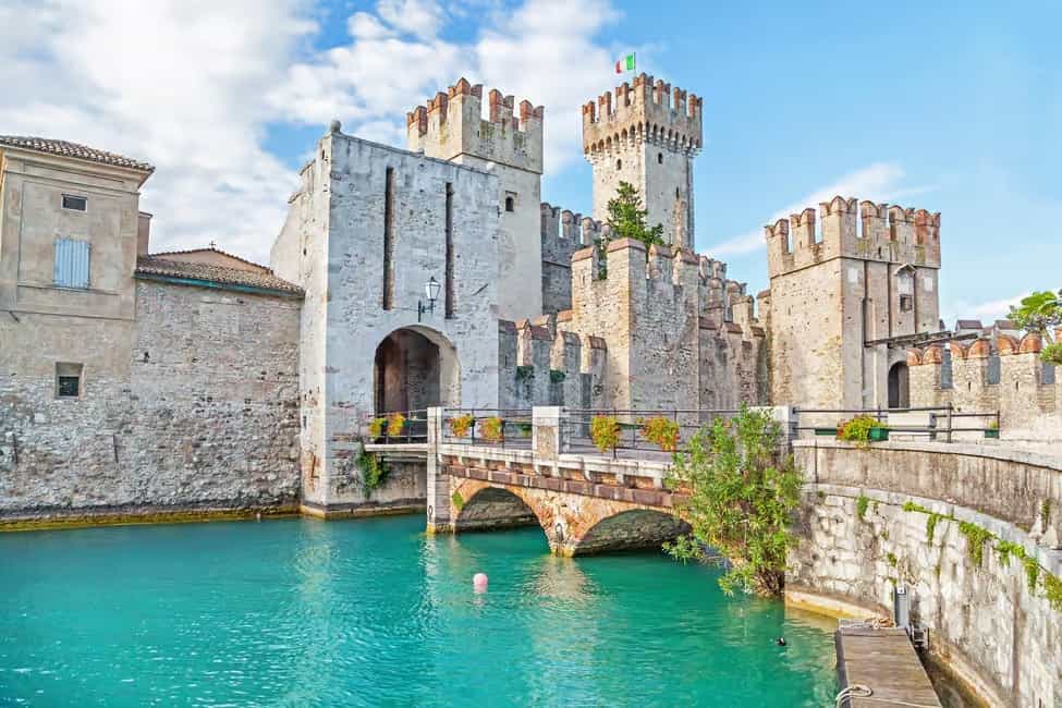 Magic Lake Garda Private Tour: Sirmione and Verona