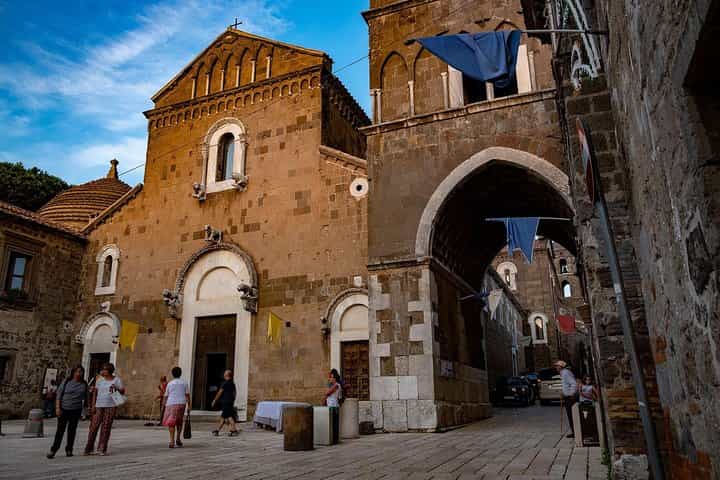 Medieval Caserta Tour, Silk Museum and Food and Wine Tasting (8 hours)