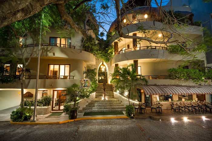 Private Shuttle from Cancun Airport to Maya Villa Condo Hotel & Beach Club