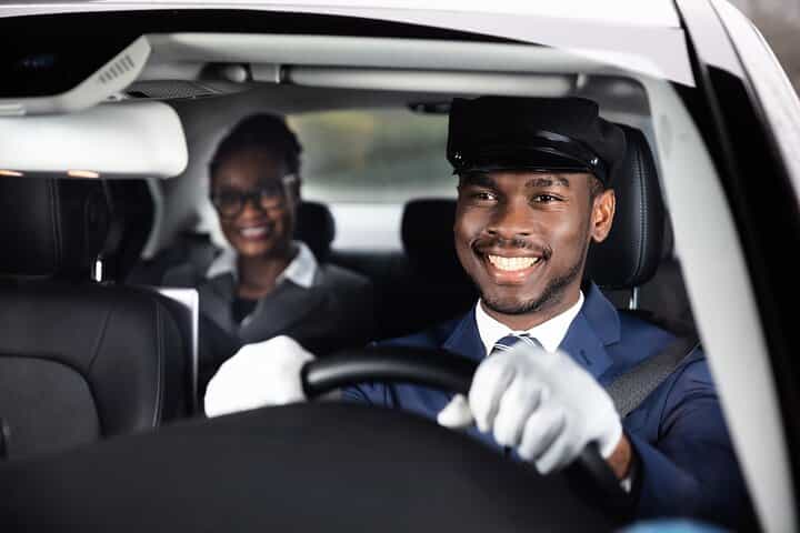 Reykjavik Iceland: Private Transfer to/from Keflavik Airport KEF