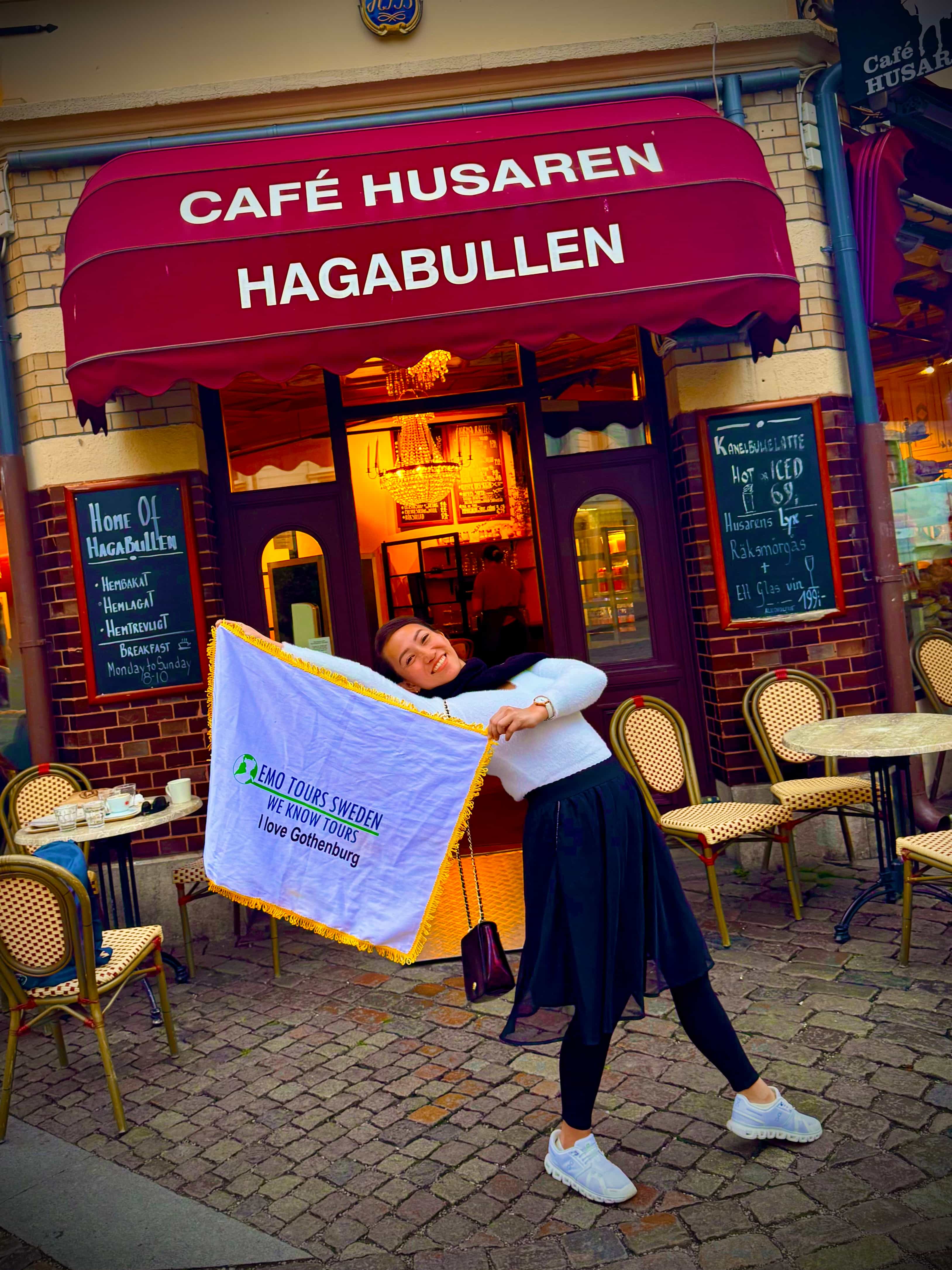 Gothenburg: Universeum & Haga Private Day Tour with Guide