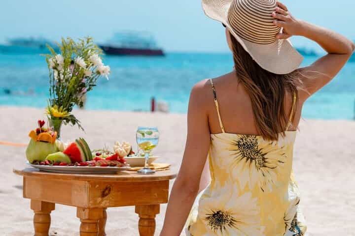 Paradise Hula Hula Island Adventure with Lunch From Hurghada