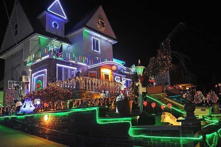Tour Christmas Lights and Dyker Heights New York VIATOR