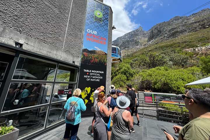 Table Mountain Tour with Round Trip Transfers