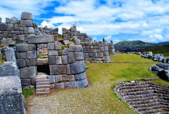 Sacred Valley, Andean Camelids conservation Center, Sacsayhuaman with Airport Drop Off
