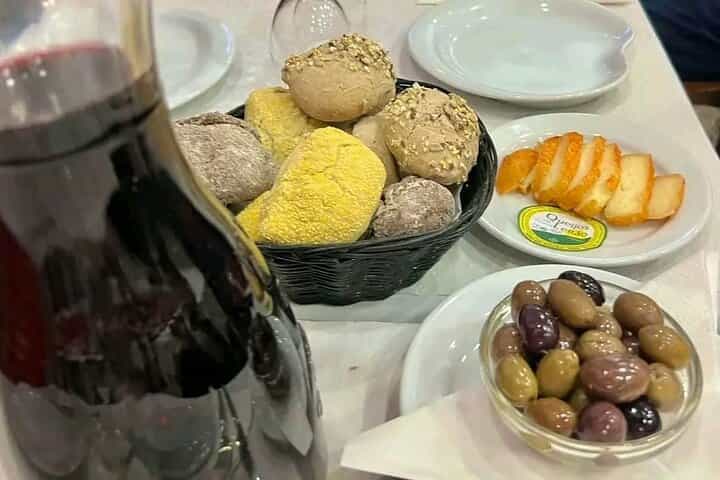 Private food tour gastronomy in lisbon with Ten tastings